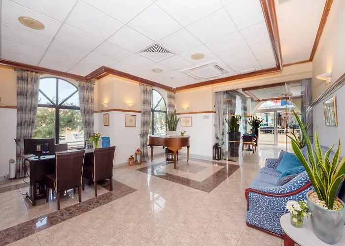 Gillieru Harbour Hotel