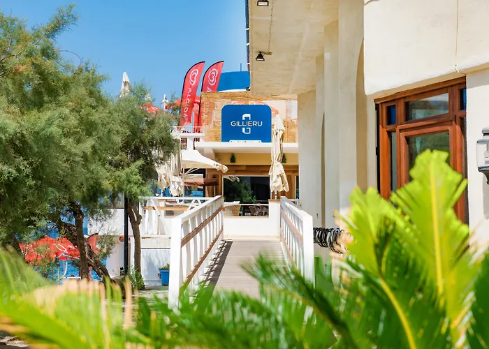 Gillieru Harbour Hotel