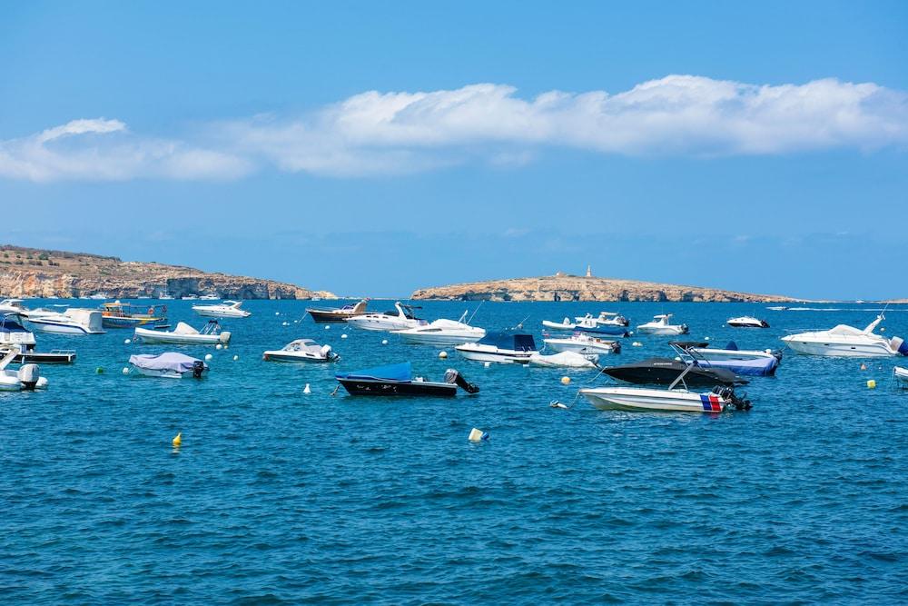 Gillieru Harbour Hotel 4*