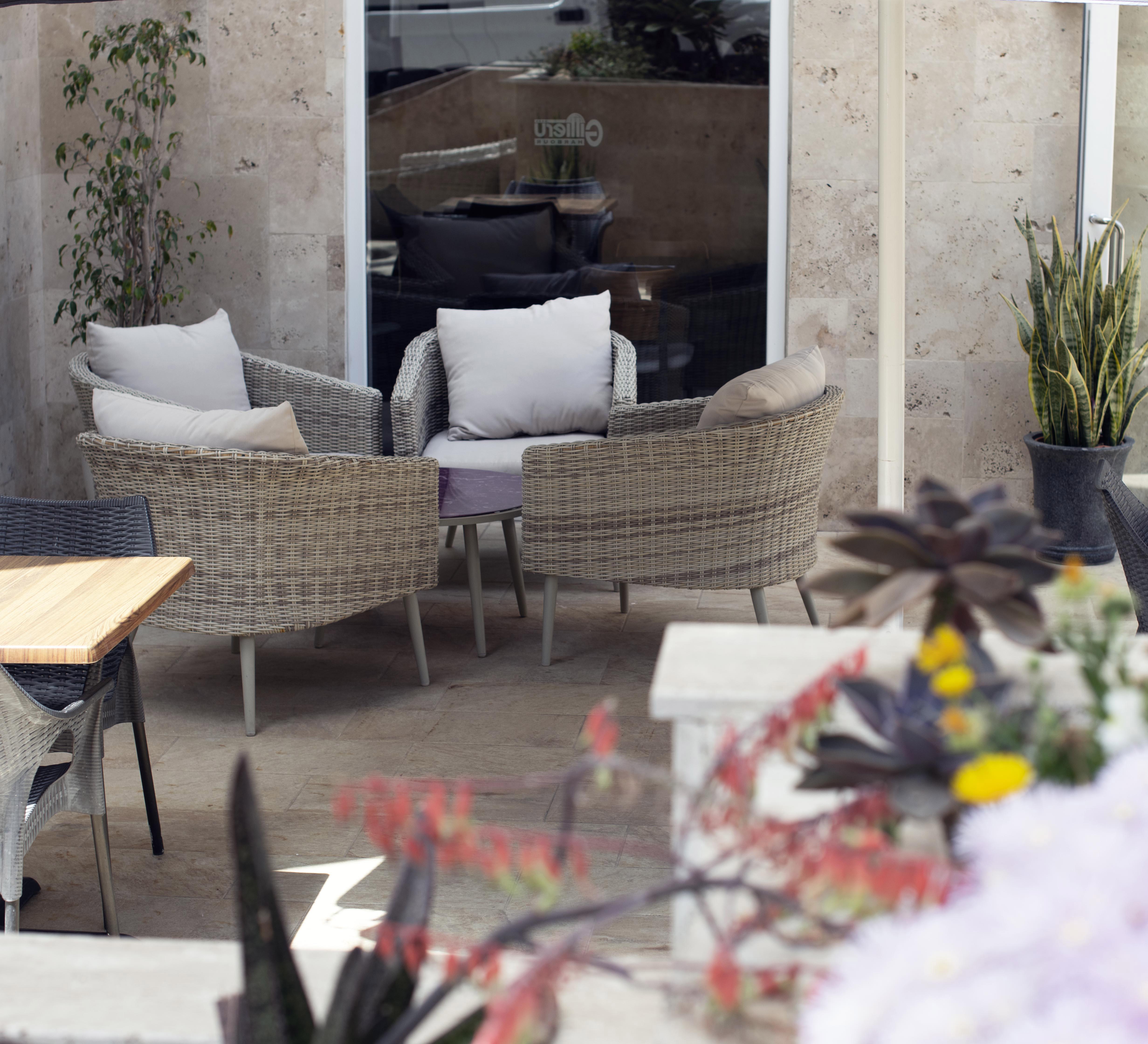 Gillieru Harbour Hotel