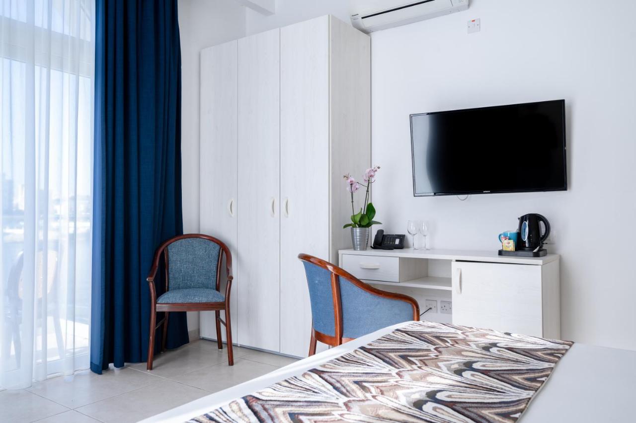 Gillieru Harbour Hotel