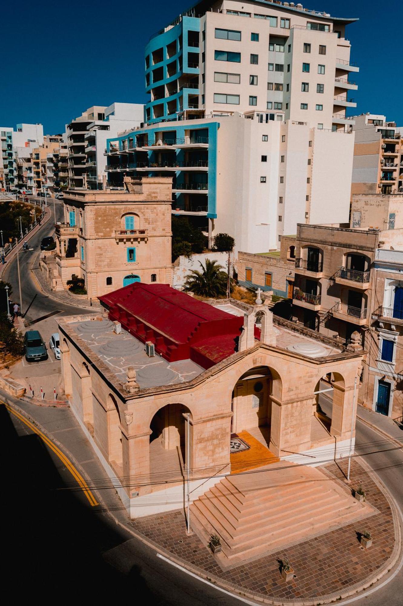 Gillieru Harbour Hotel 4*