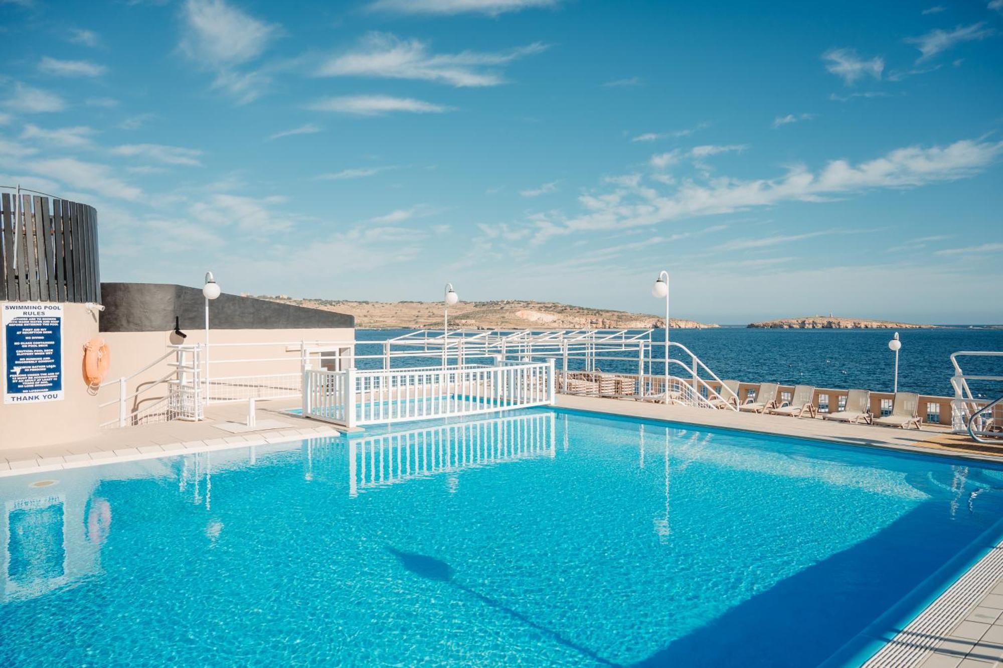 Gillieru Harbour Hotel