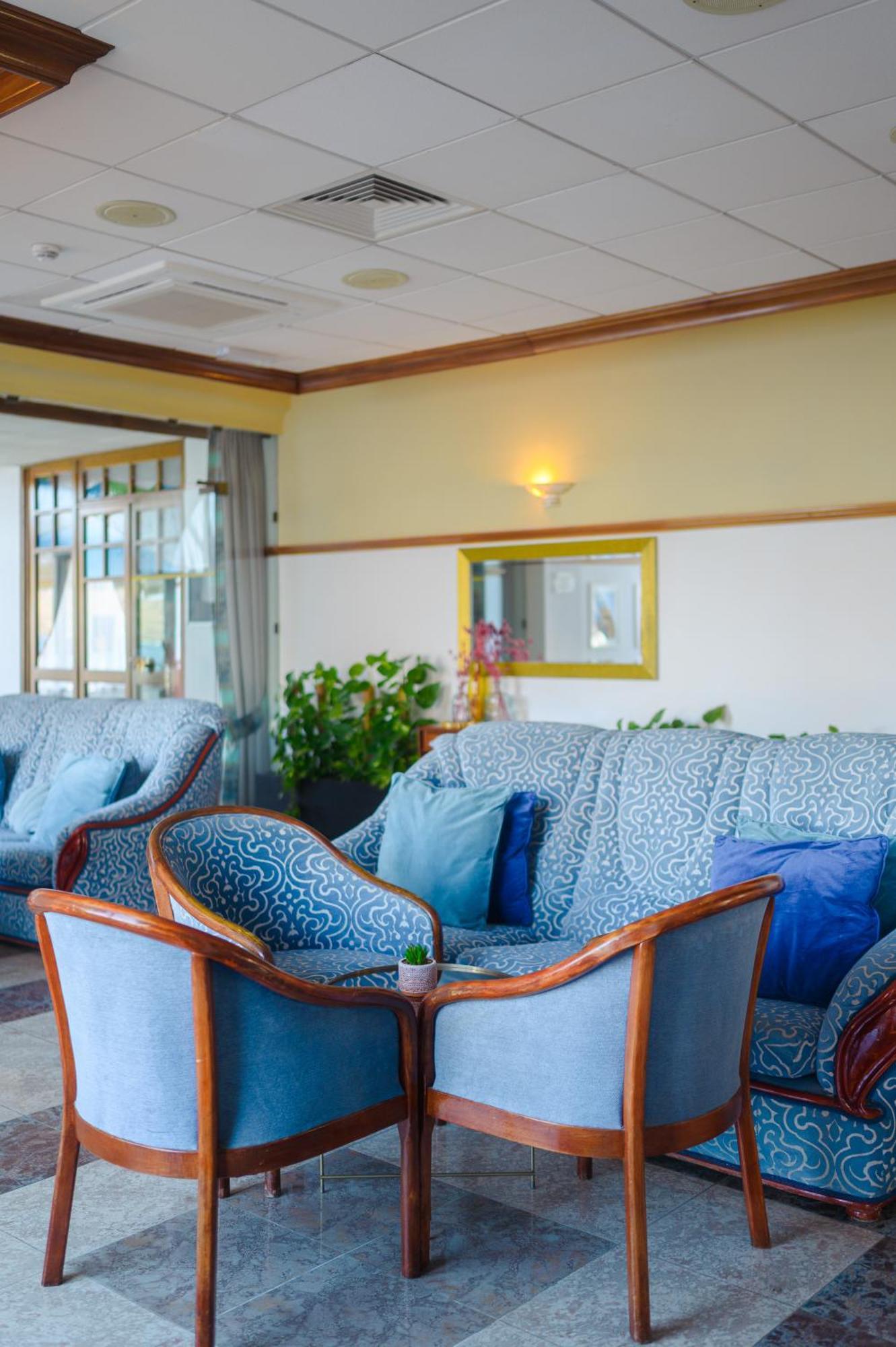 Gillieru Harbour Hotel