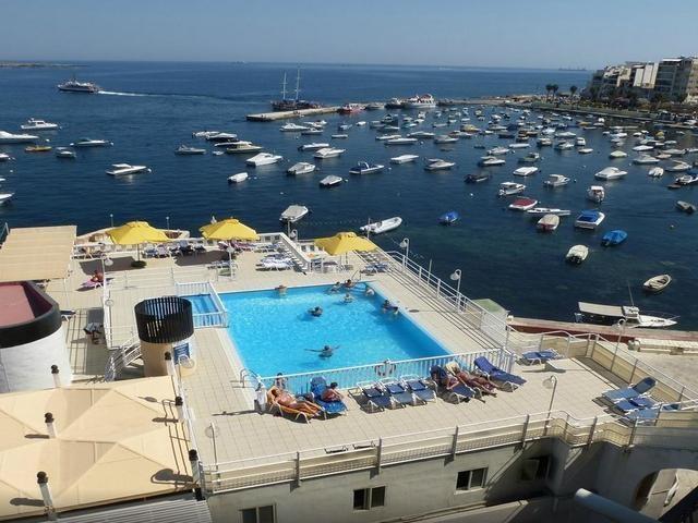Gillieru Harbour Hotel